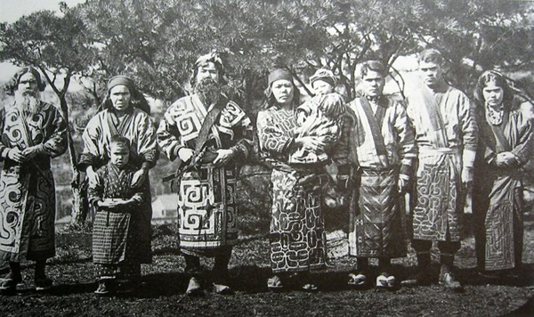 아이누족, 1904년